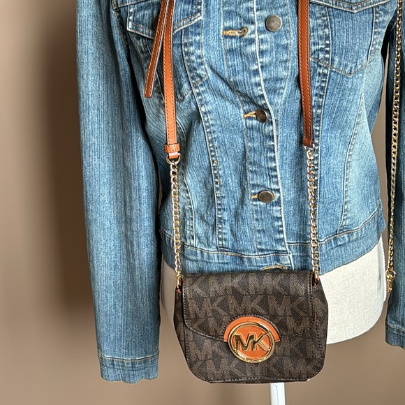 Michael Kors small crossbody signature bag in brown with gold tone hardware EUC - Picture 3 of 12